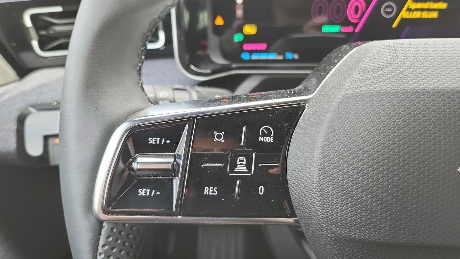 Grøn Renault 5 E-Tech fra 2025