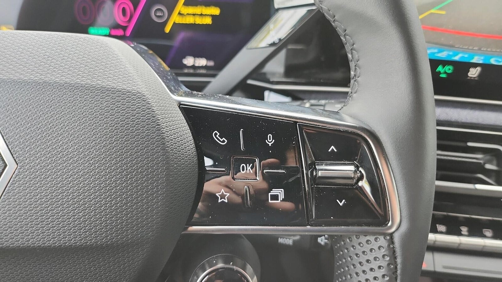 Grøn Renault 5 E-Tech fra 2025