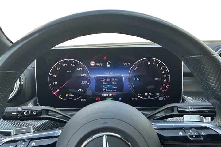 Sort Mercedes C300 e fra 2022