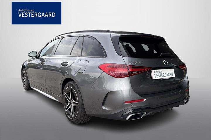 Grå Mercedes C300 e fra 2022
