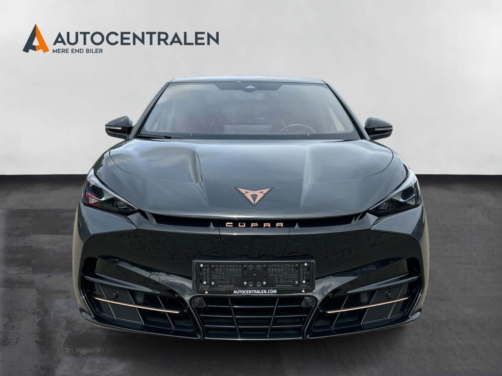 Grå Cupra Tavascan fra 2024