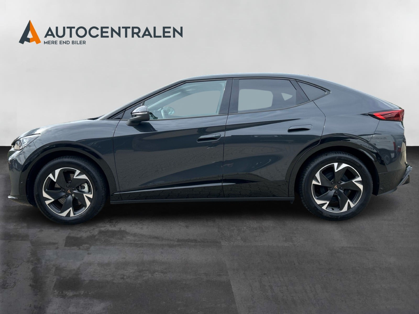 Grå Cupra Tavascan fra 2024