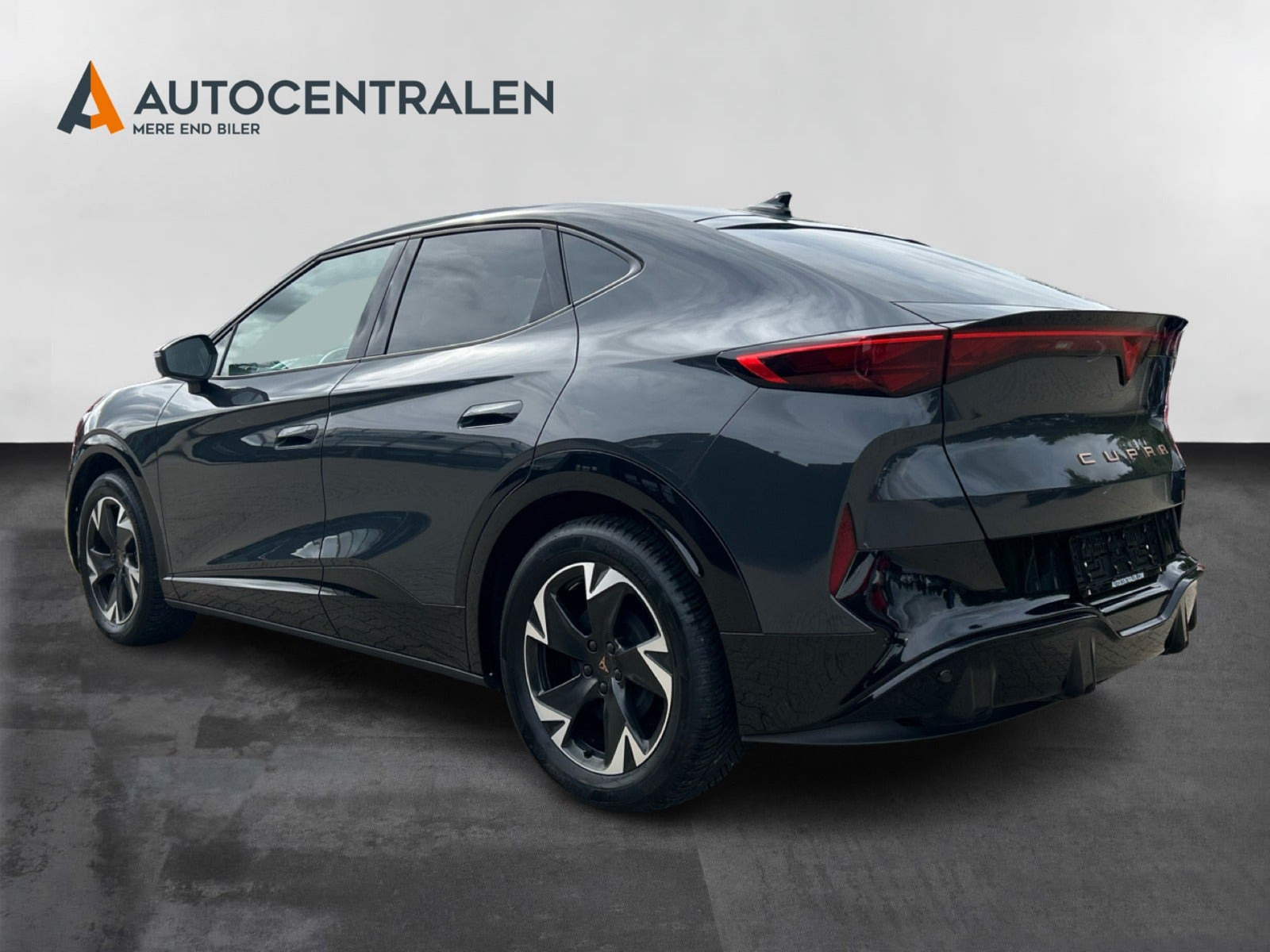 Grå Cupra Tavascan fra 2024