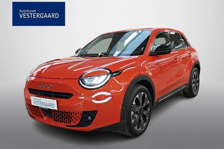 Orange Fiat 600e fra 2025 set udefra