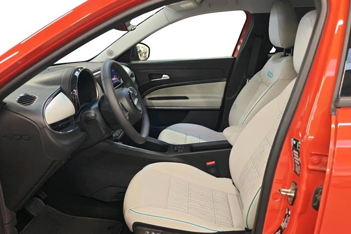 Orange Fiat 600e fra 2025