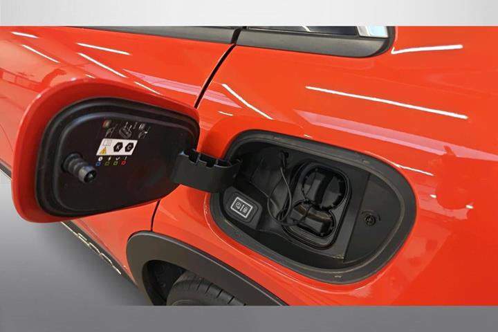 Orange Fiat 600e fra 2025
