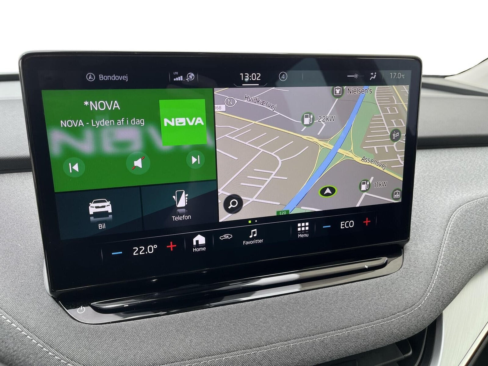 Blå Skoda Enyaq fra 2023