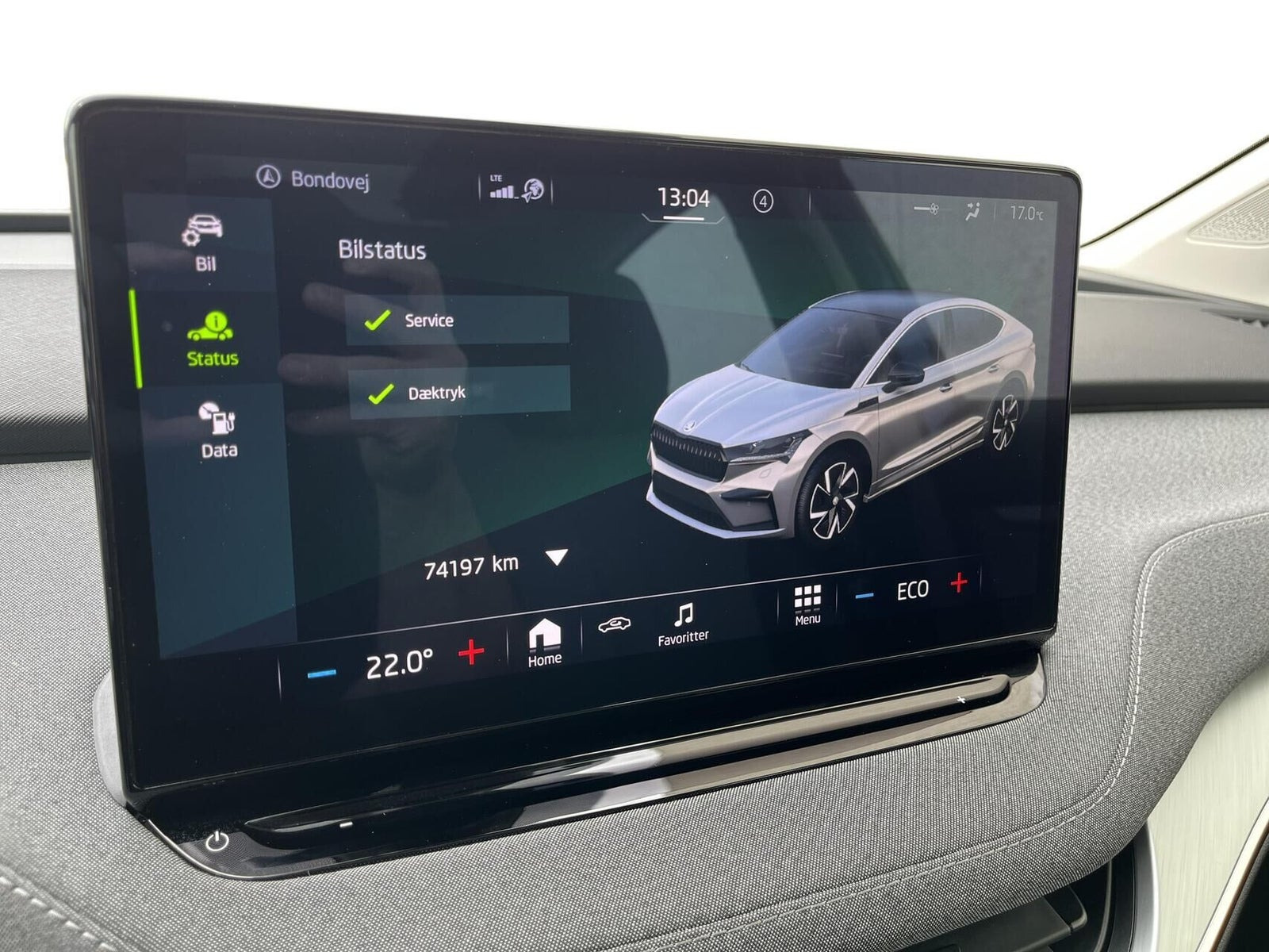 Blå Skoda Enyaq fra 2023