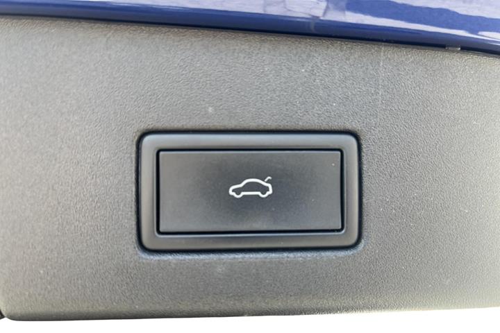 Blå VW ID.4 fra 2024