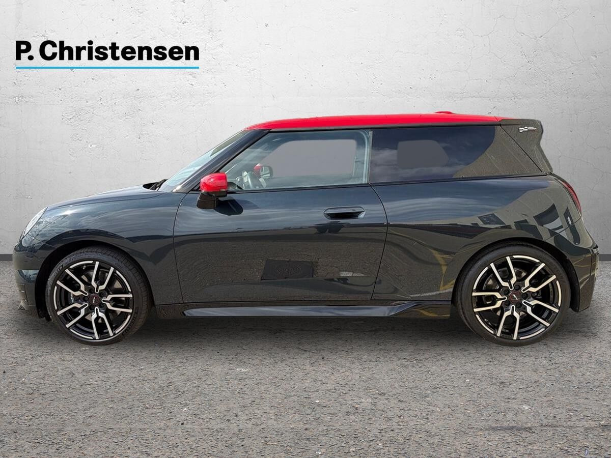 Sort Mini Cooper SE fra 2024