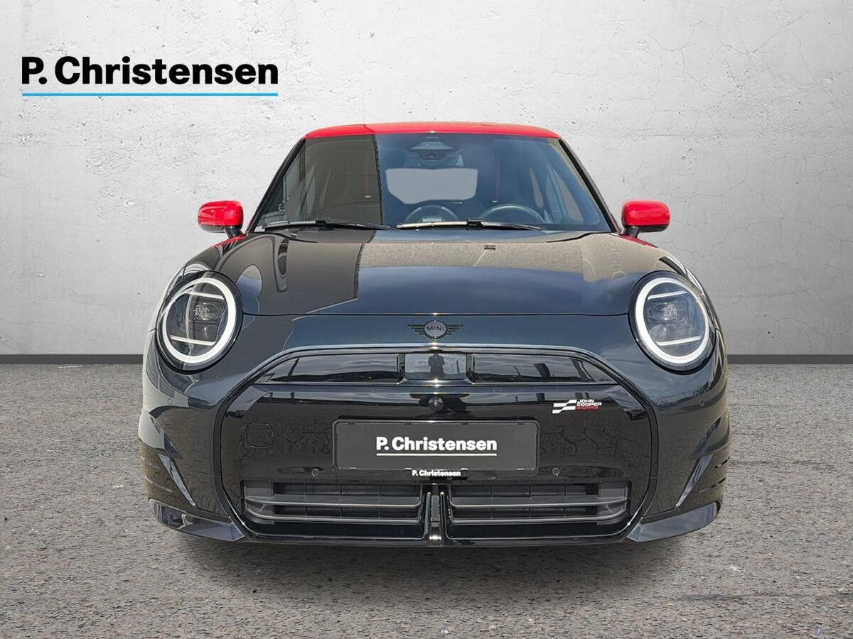 Sort Mini Cooper SE fra 2024