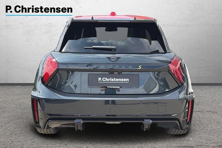Sort Mini Cooper SE fra 2024