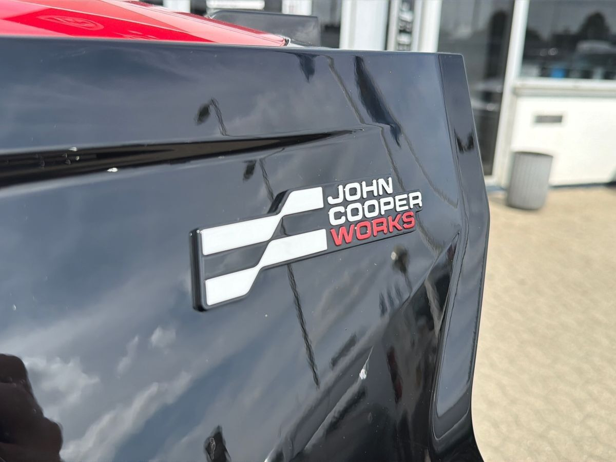 Sort Mini Cooper SE fra 2024