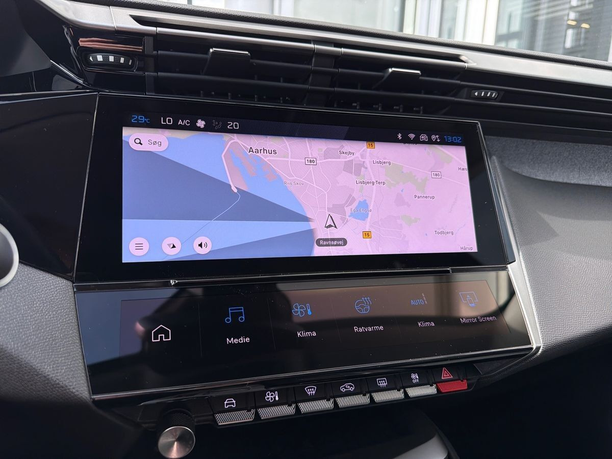 Sort Peugeot E-308 fra 2024