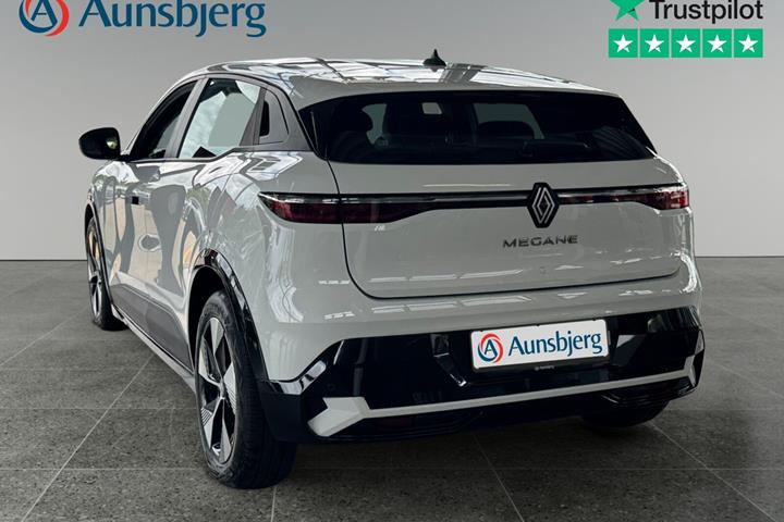 Hvid Renault Megane E-Tech fra 2022
