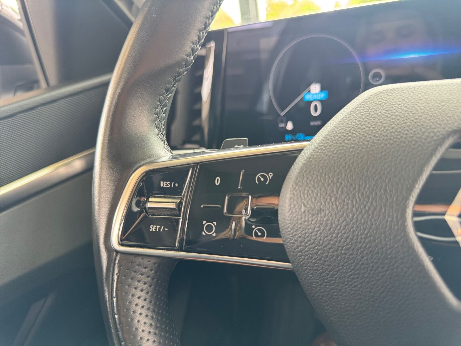 Hvid Renault Megane E-Tech fra 2022