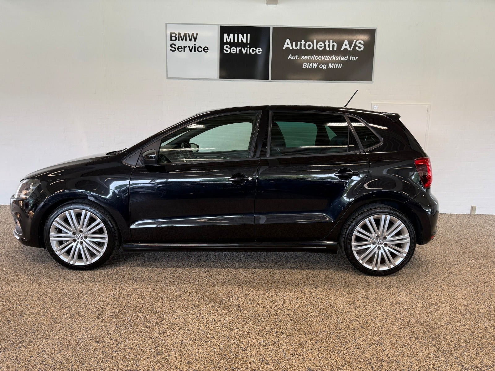 Sort VW Polo fra 2017
