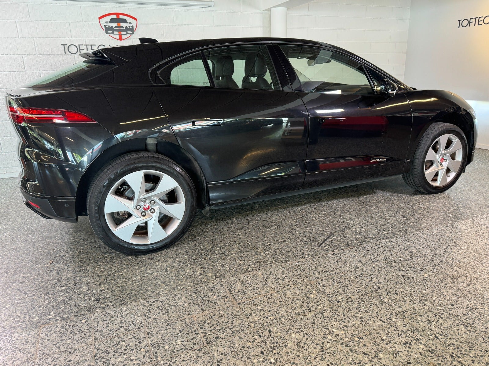 Sort Jaguar I-Pace fra 2020