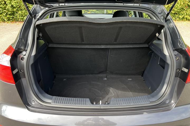 Grå Kia Rio fra 2016