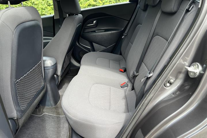 Grå Kia Rio fra 2016