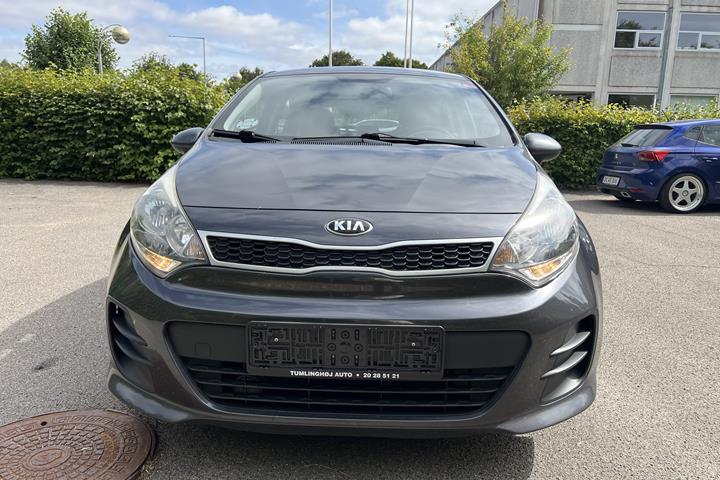 Grå Kia Rio fra 2016