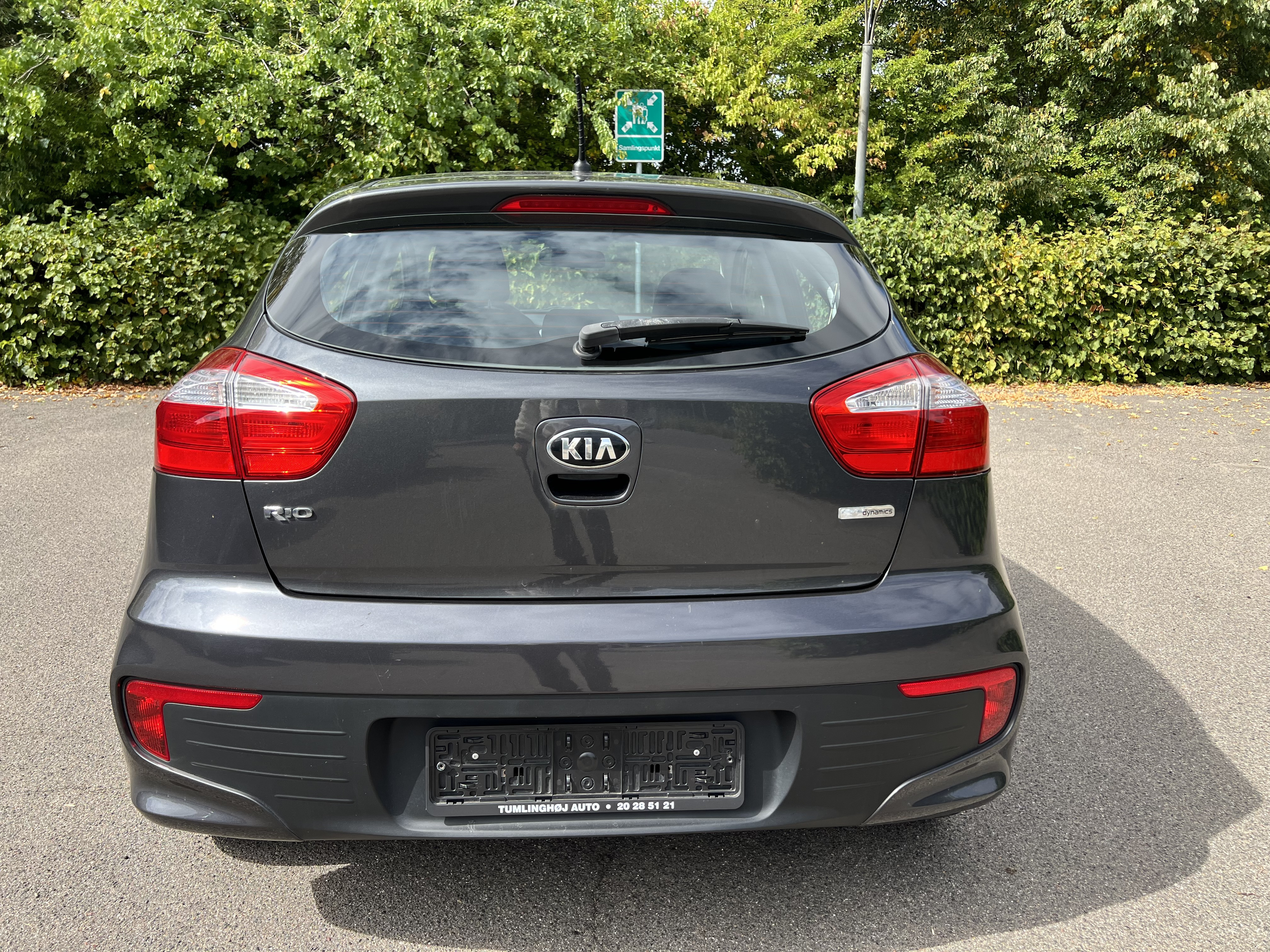 Grå Kia Rio fra 2016