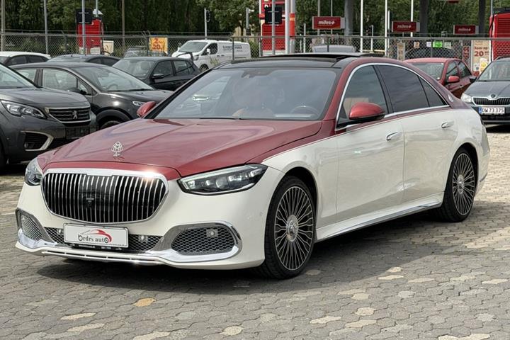 Hvid Mercedes S320 fra 2008