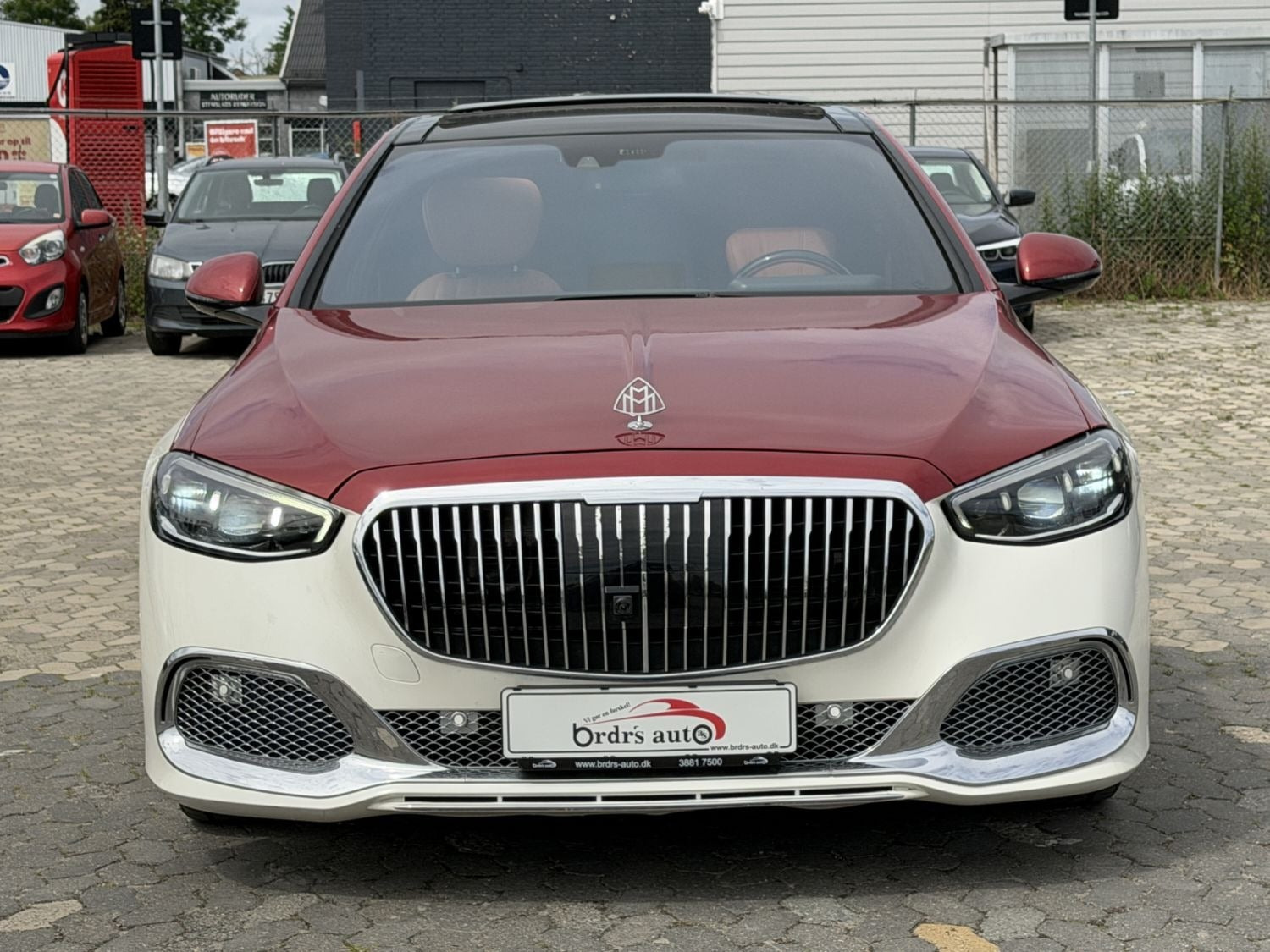 Hvid Mercedes S320 fra 2008