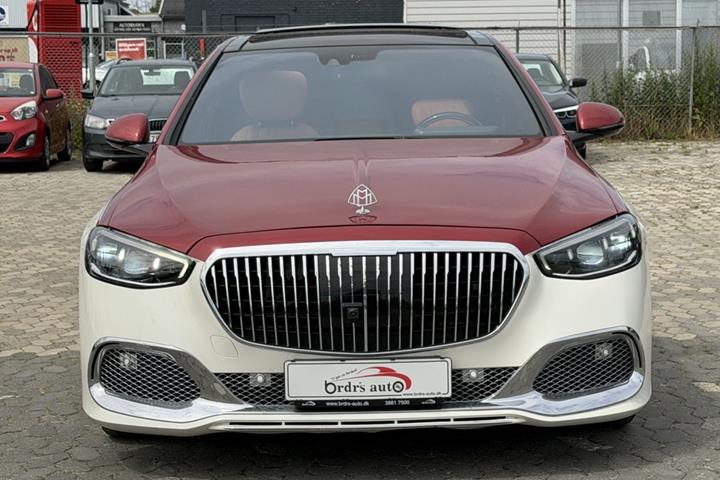 Hvid Mercedes S320 fra 2008