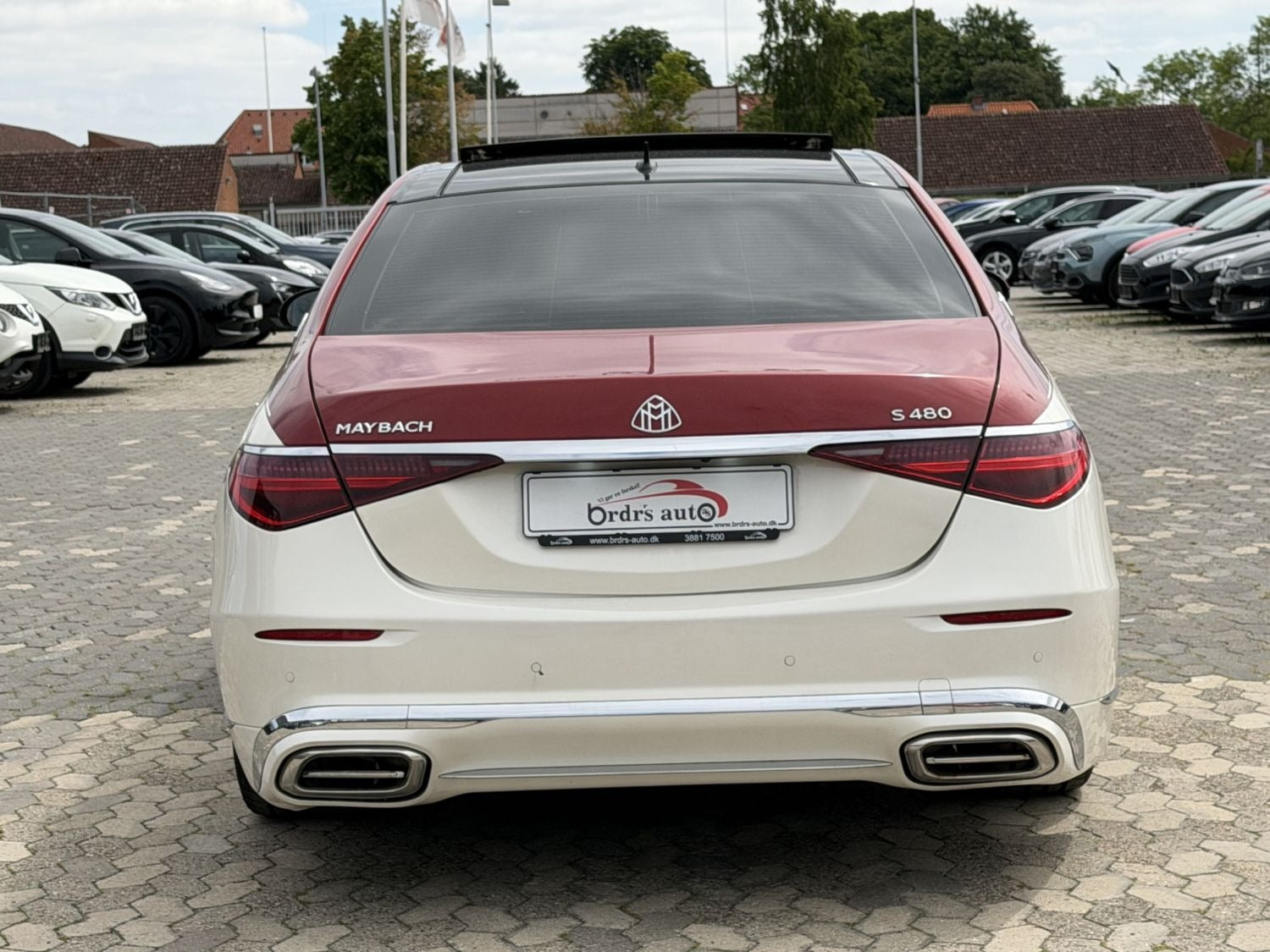 Hvid Mercedes S320 fra 2008