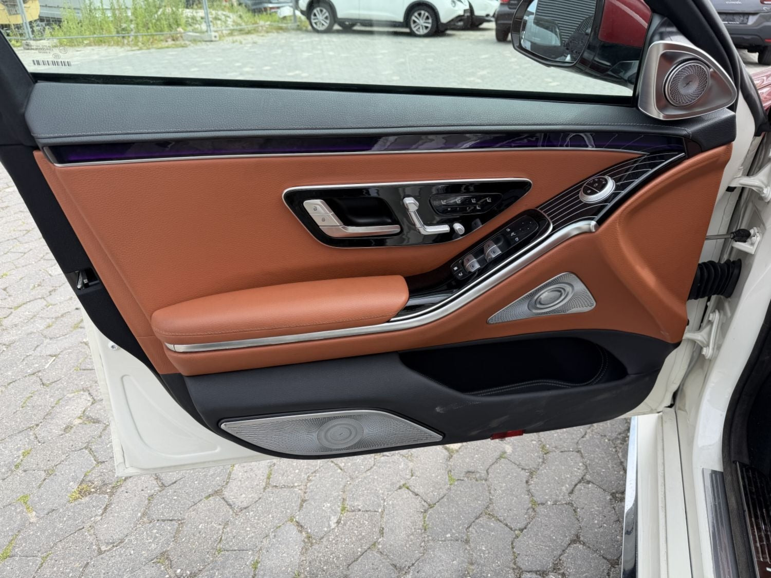 Hvid Mercedes S320 fra 2008