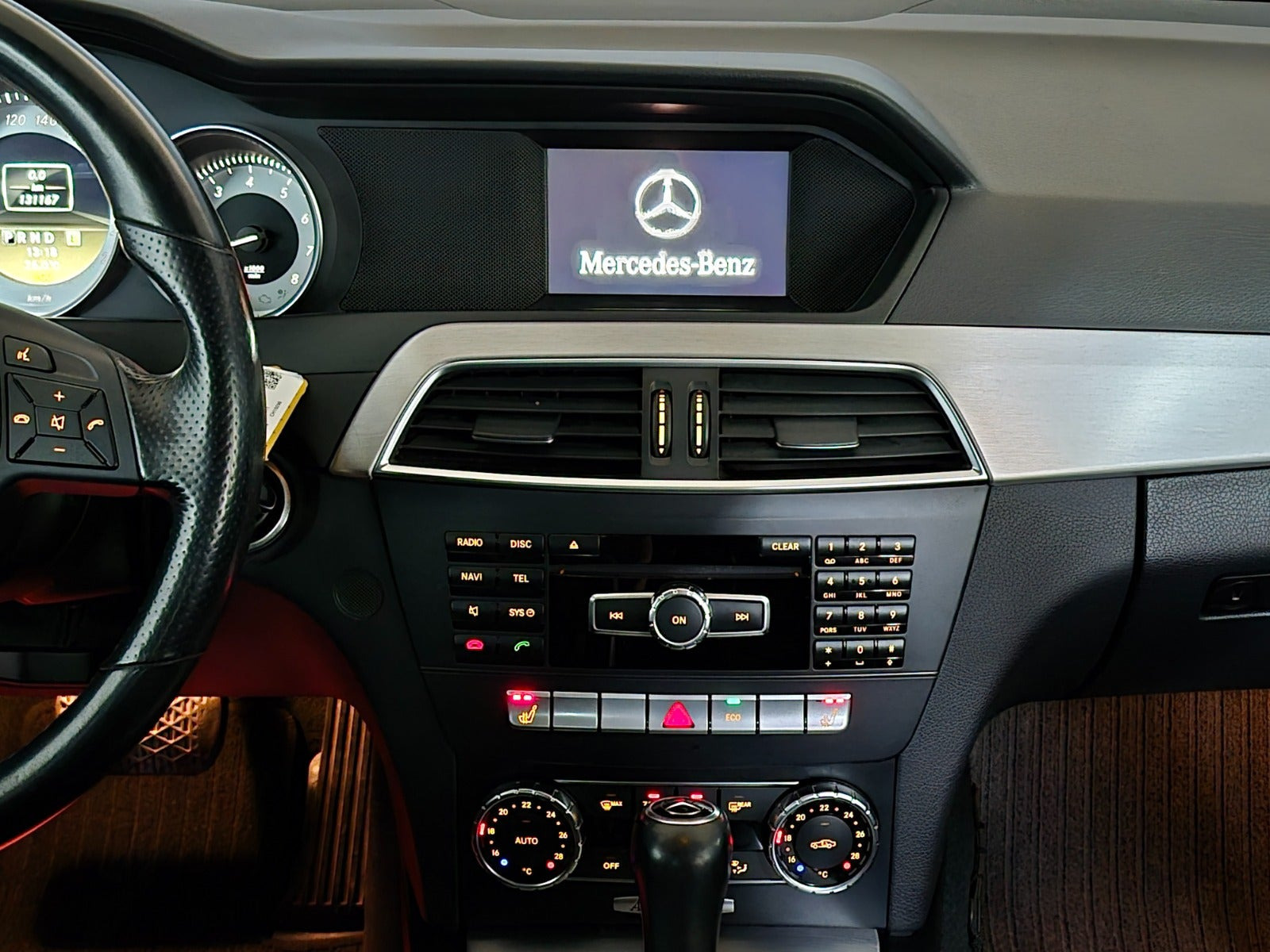 Sort Mercedes C180 fra 2011