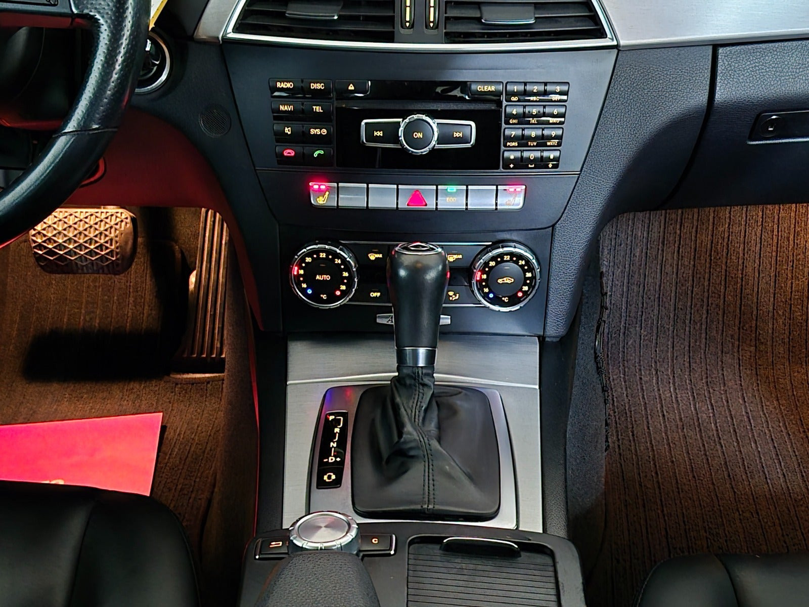 Sort Mercedes C180 fra 2011
