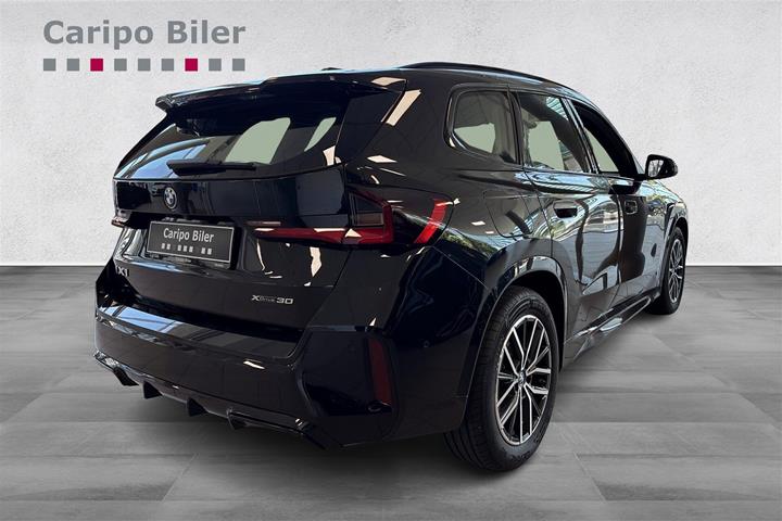Sort BMW iX1 fra 2025