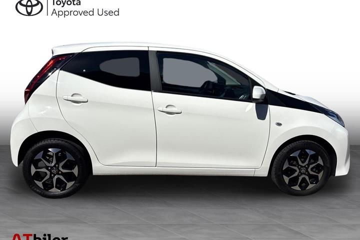 Hvid Toyota Aygo fra 2021