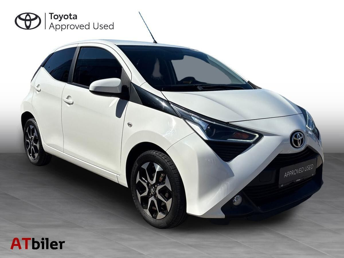 Hvid Toyota Aygo fra 2021