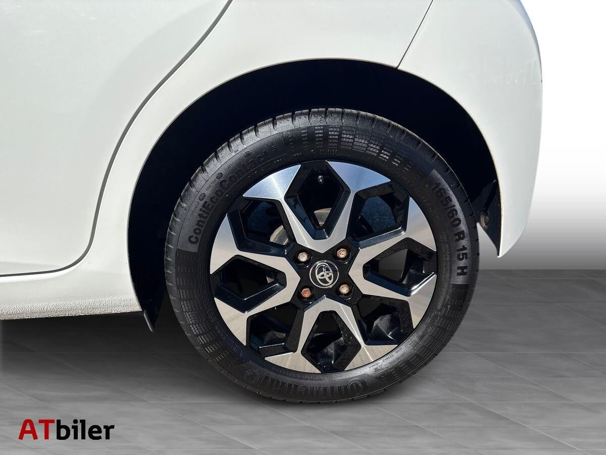 Hvid Toyota Aygo fra 2021