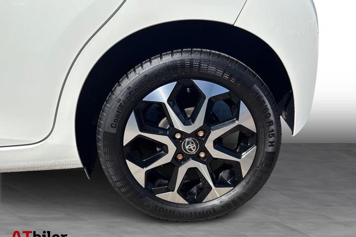 Hvid Toyota Aygo fra 2021