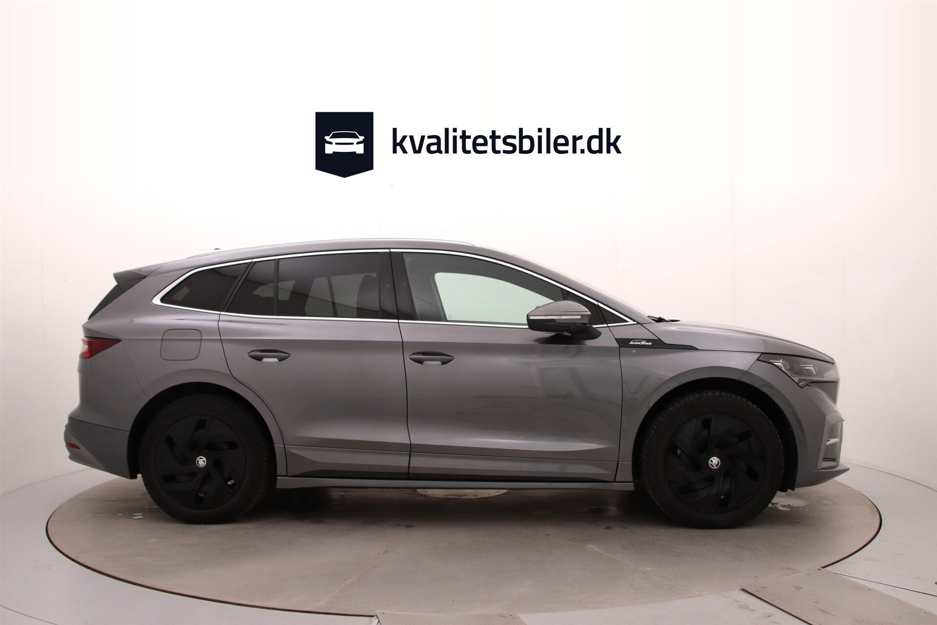 Grå Skoda Enyaq fra 2024