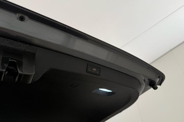 Grå Skoda Enyaq fra 2024