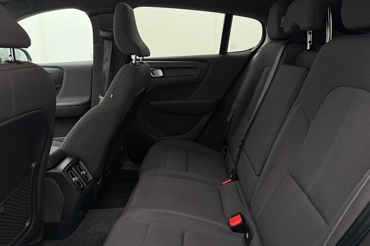 Grå Volvo C40 fra 2024