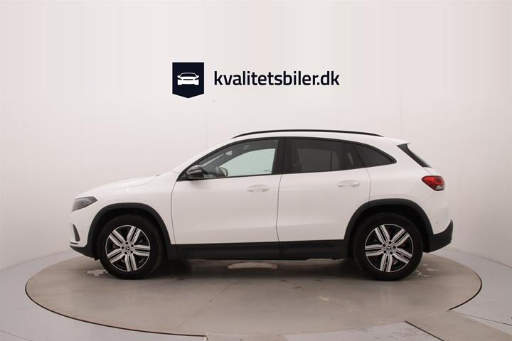 Hvid Mercedes EQA 250+ fra 2023