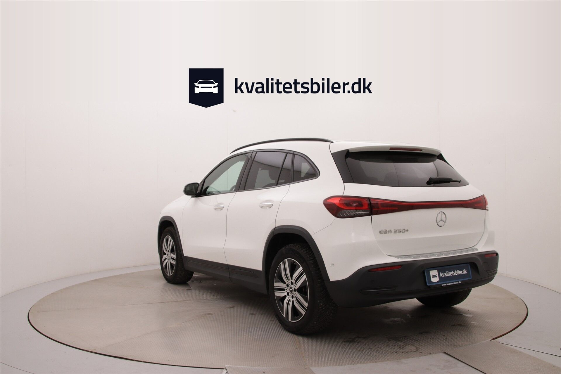 Hvid Mercedes EQA 250+ fra 2023