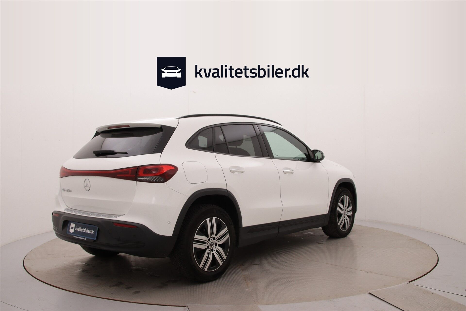 Hvid Mercedes EQA 250+ fra 2023