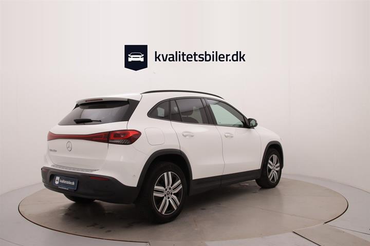 Hvid Mercedes EQA 250+ fra 2023