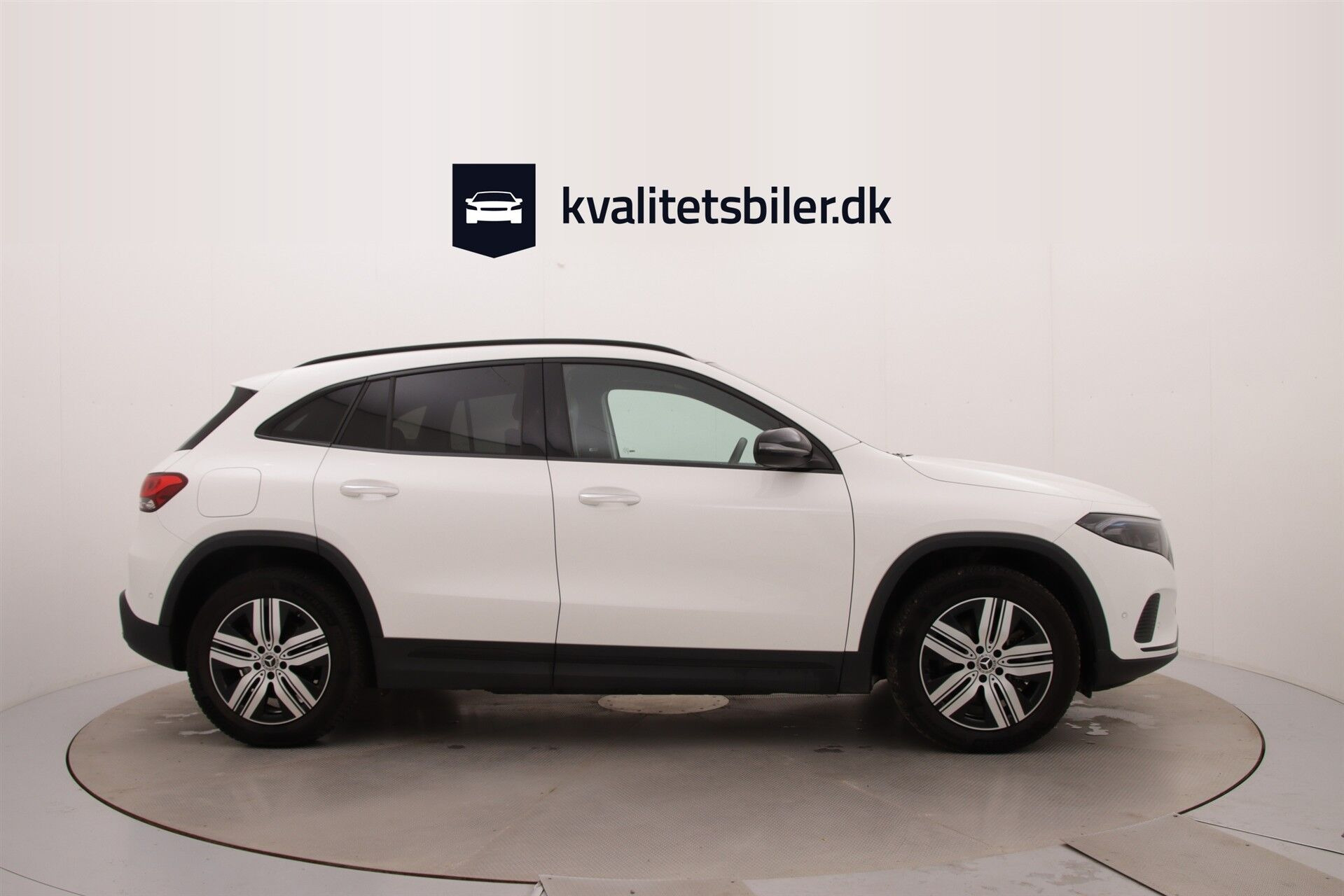 Hvid Mercedes EQA 250+ fra 2023