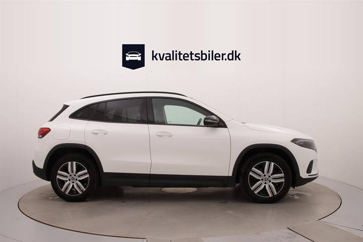 Hvid Mercedes EQA 250+ fra 2023