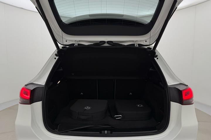 Hvid Mercedes EQA 250+ fra 2023