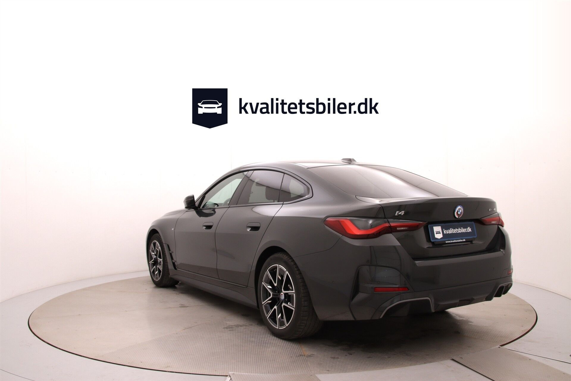 Grå BMW i4 fra 2022