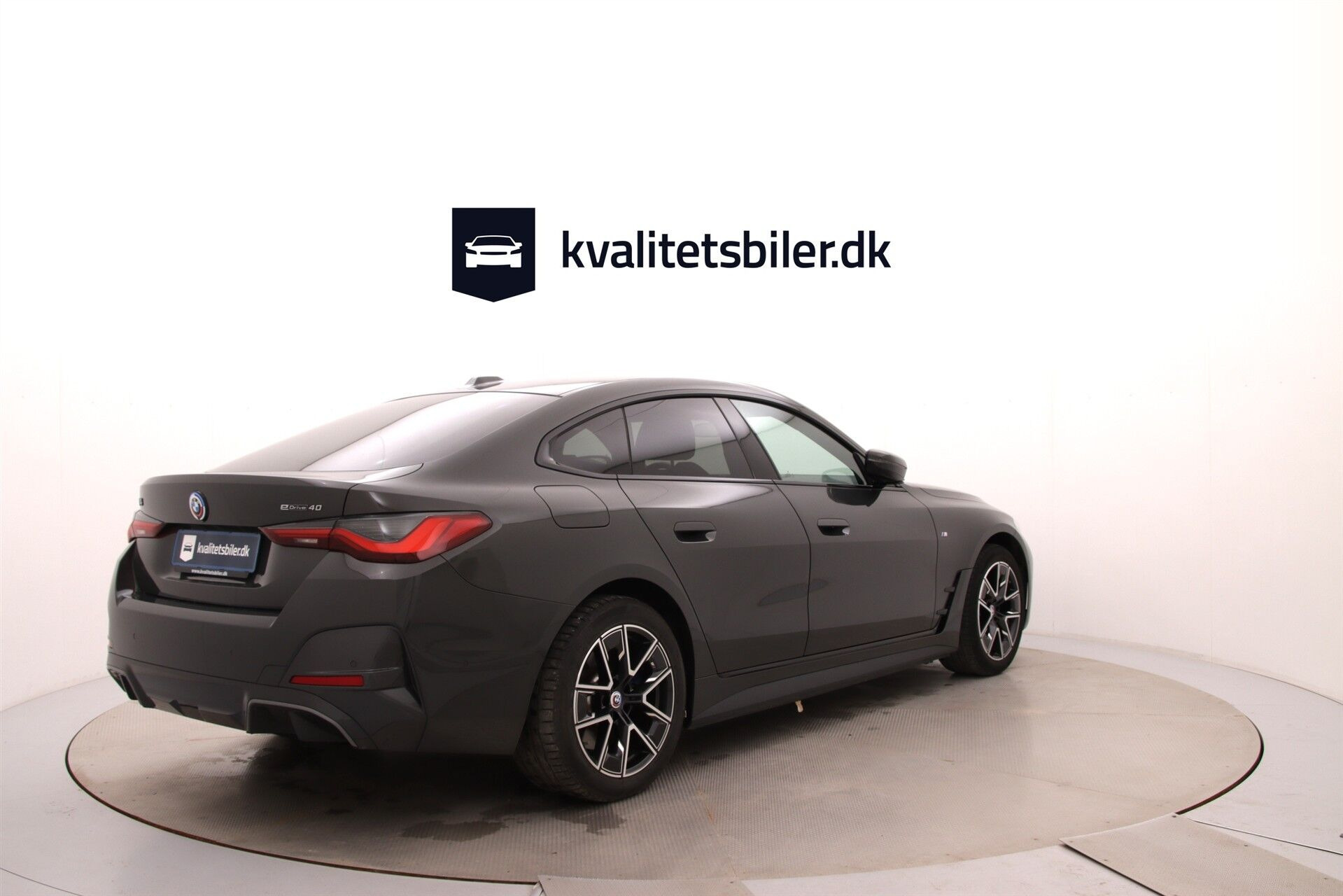 Grå BMW i4 fra 2022